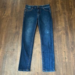 Women’s DKNY dark wash jeans size 28 👖
